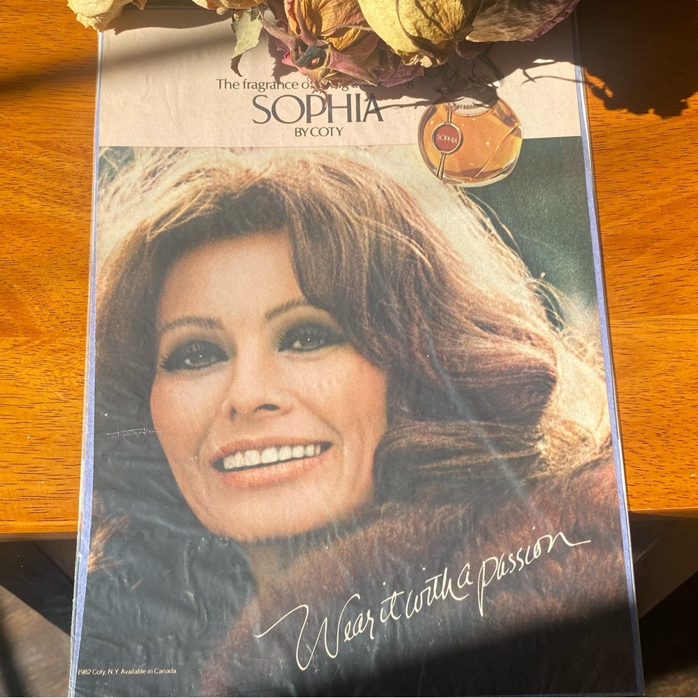 🔸 SALE 🔸 Sophia Loren 1982 Magazine Ad Vintage Old Hollywood